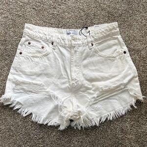Zara White Frayed Distressed Denim Shorts